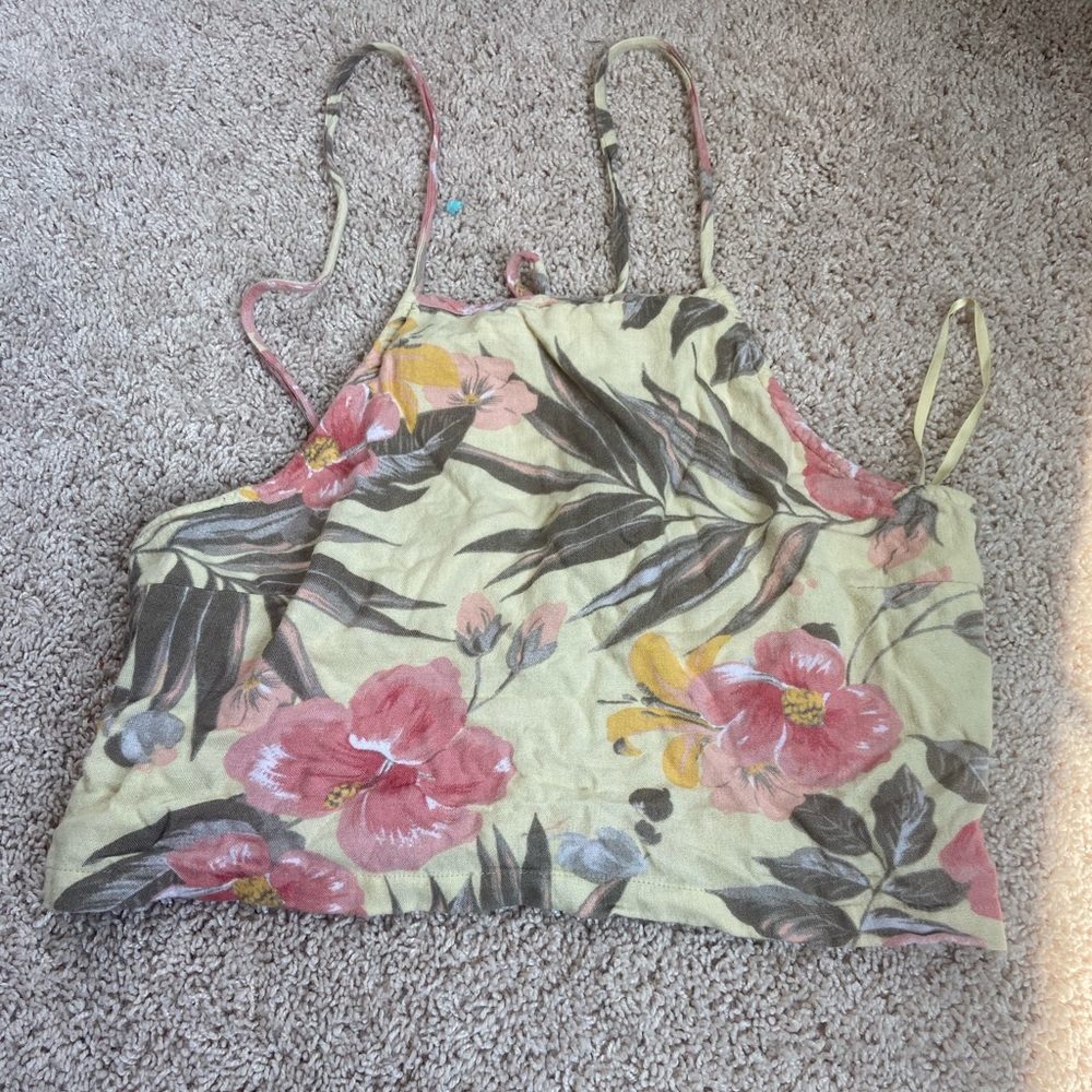 Flower neck tied crop top